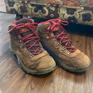 Columbia Newton Ridge Hiking Boots